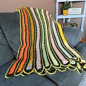 Beautiful Vintage Hand-Knit Throw (4' X 6')